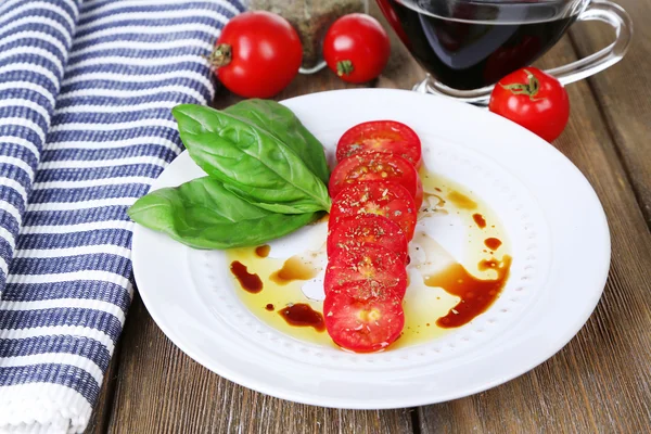 Vinagre balsámico con tomate — Foto de Stock