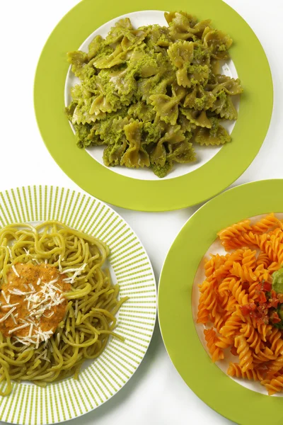 Italiensk pasta på bord, närbild — Stockfoto