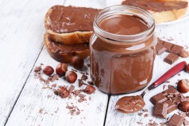 Çikolatalı Krem kavanoz içinde