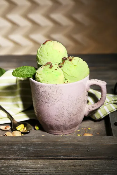 Smaczne lody pistacjowe — Zdjęcie stockowe