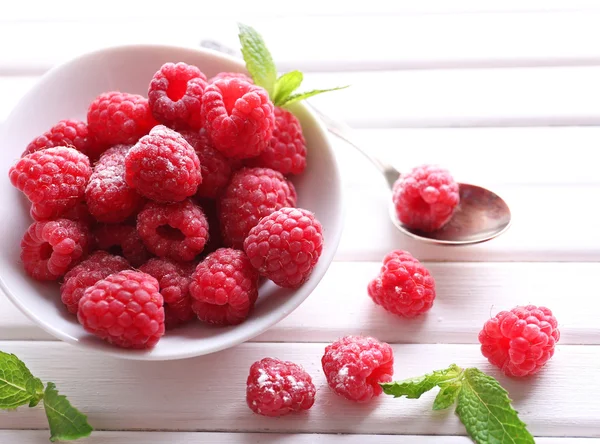 Ripe sweet raspberries — Stock Photo, Image