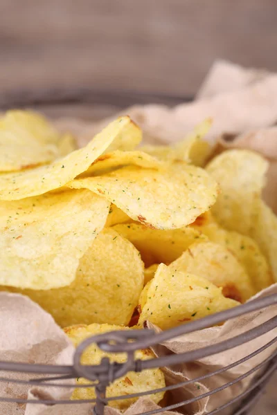 Smaczne chipsy ziemniaczane — Zdjęcie stockowe