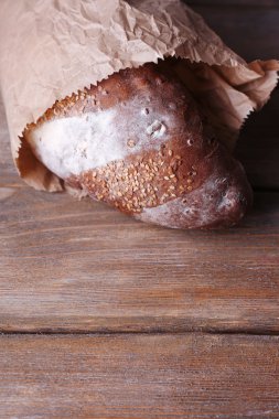 kağıt torba içinde somun