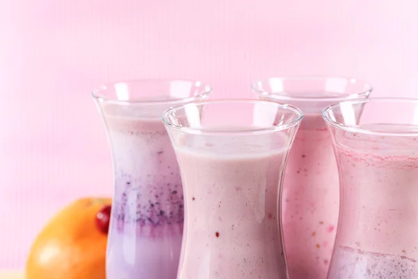 Delicious milkshakes, close-up — Stock Photo, Image