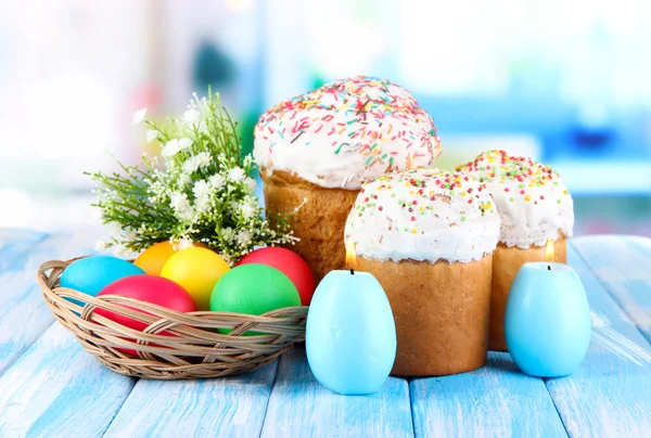 Easter cakes with colorful eggs — Stock Photo, Image