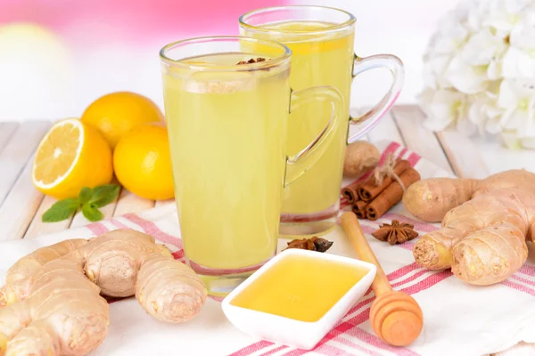 Healthy ginger tea with lemon — Stock Photo, Image