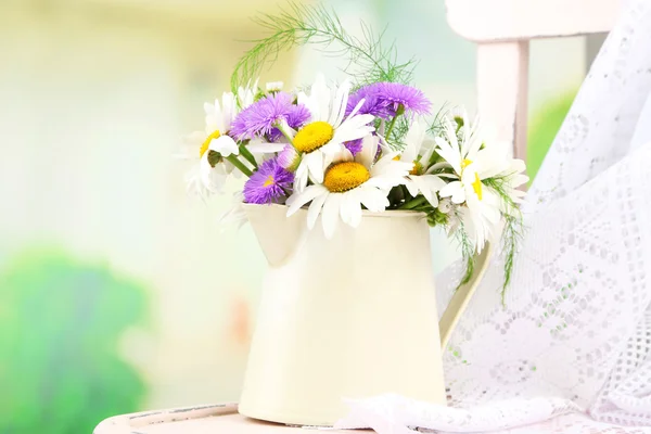 Boeket van kleurrijke bloemen — Stockfoto