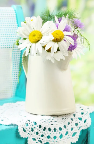 Strauß bunter Blumen — Stockfoto