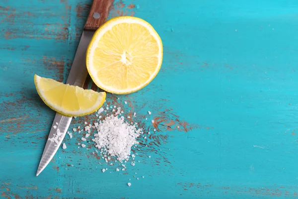 Fresh lime, knife and salt — Stock Photo, Image