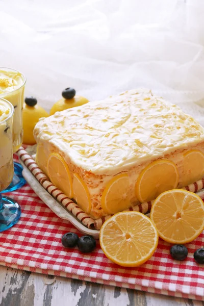 Tasty lemon cake on table — Stock Photo, Image