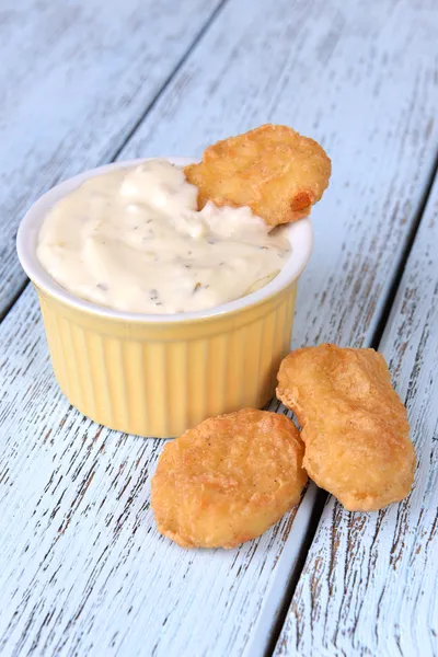 Hühner-Nuggets mit sauce — Zdjęcie stockowe