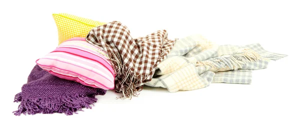Plaids y almohadas de color, aislados en blanco —  Fotos de Stock