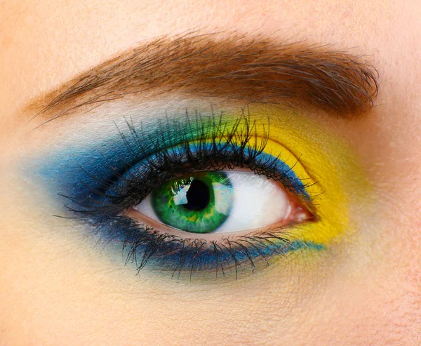 Beautiful eye with bright make-up, close up — Stock Photo, Image