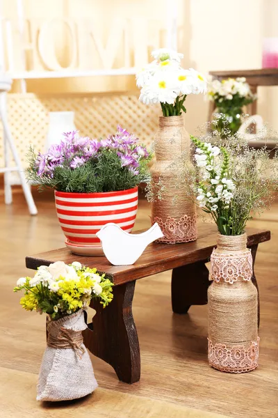 Home interior decoration with flowers — Stock Photo, Image