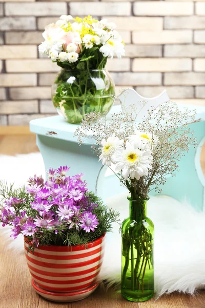 Home interior decoration with flowers — Stock Photo, Image