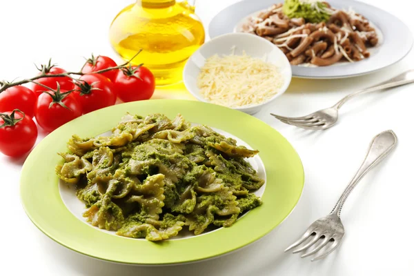 Italiaanse pasta op tafel, close-up — Stockfoto