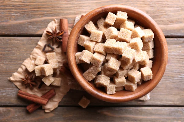 Braune Zuckerwürfel — Stockfoto