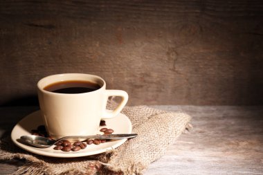 Kahve rustik arka plan üzerinde