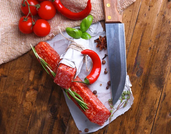 Saucisse de salami et épices — Photo