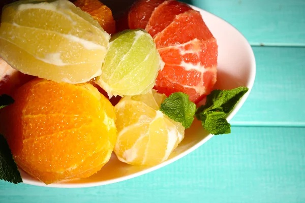 Citrus fruits without skin — Stock Photo, Image