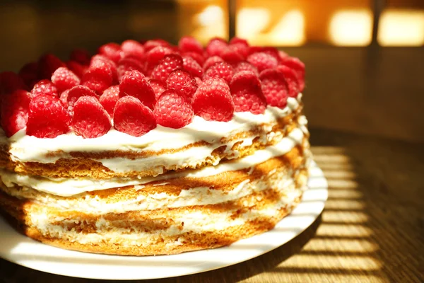 Вкусный торт с ягодами — стоковое фото