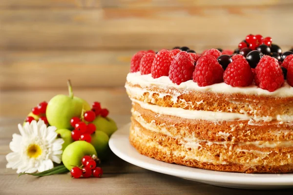 딸기와 함께 맛 있는 케이크 — 스톡 사진