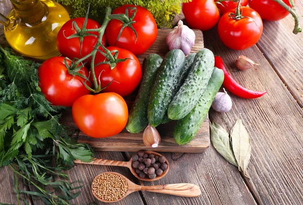 Groenten met kruiden en specerijen — Stockfoto