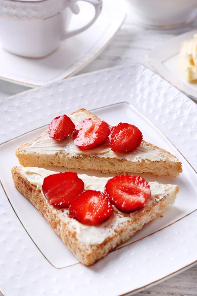 Toast frais au beurre fait maison — Photo