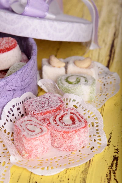 Caja de regalo con dulces — Foto de Stock