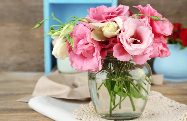 Bouquet di fiori di eustoma — Foto Stock