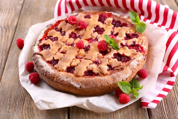 Tasty cake with berries — Stock Photo, Image