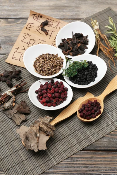 Ingredientes de ervas medicinais chineses — Fotografia de Stock