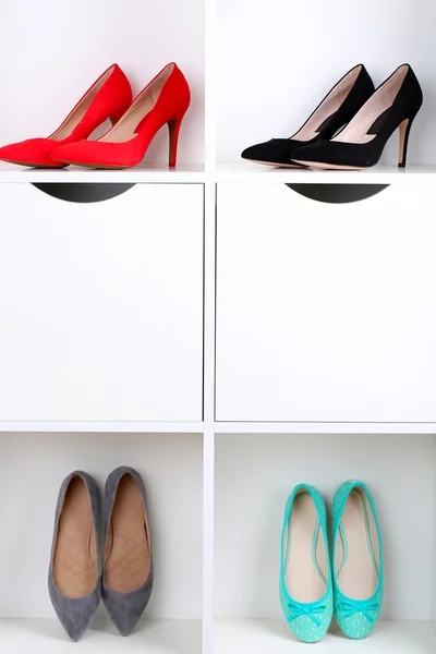 Chaussures féminines colorées — Photo