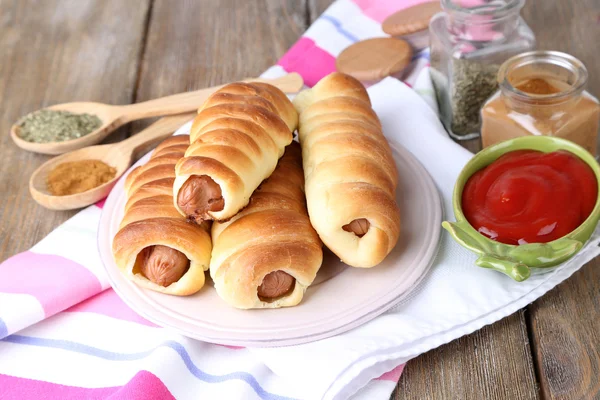 Pişmiş sosis rolls — Stok fotoğraf