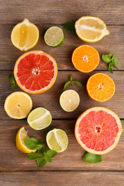 Verschillende gesneden sappige citrus — Stockfoto