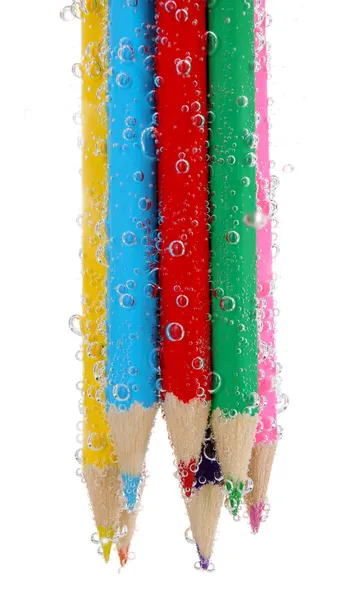 Crayons colorés dans l'eau — Photo
