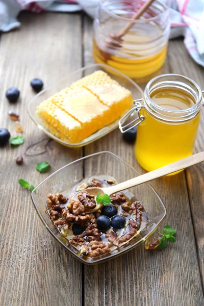 Spuntino al miele fresco — Foto Stock