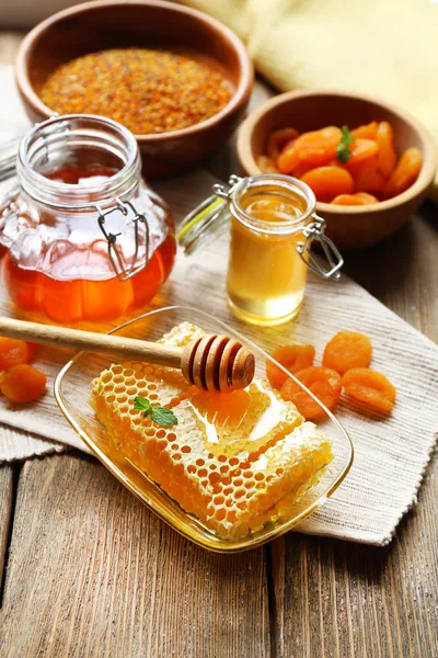 Färska välsmakande honung — Stockfoto
