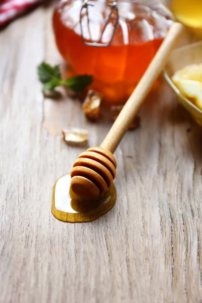 Fresh tasty honey — Stock Photo, Image