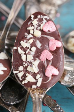Kaşık ile lezzetli çikolata