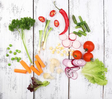 farklı tür bir çiğ sebze