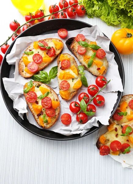 Bruschetta met tomaten — Stockfoto