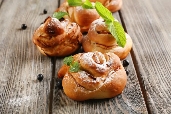 Buns with berries — Stock Photo, Image