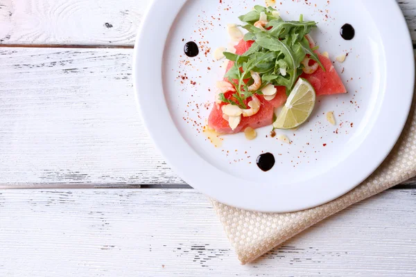 Salad with watermelon, feta, arugula, shrimps — Stock Photo, Image