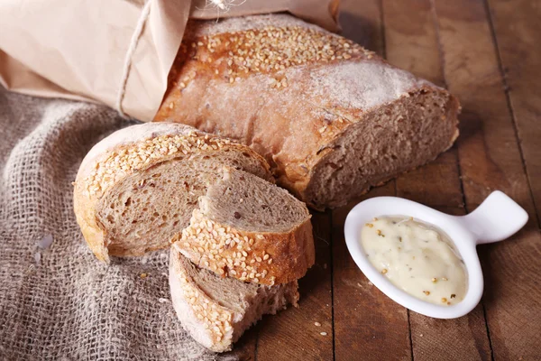 Pâine proaspătă coaptă — Fotografie, imagine de stoc