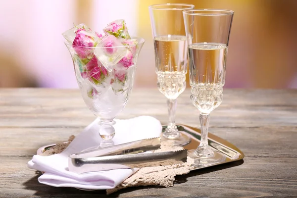 Ice cubes with rose flowers — Stock Photo, Image