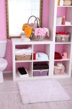 Banyo iç raflar