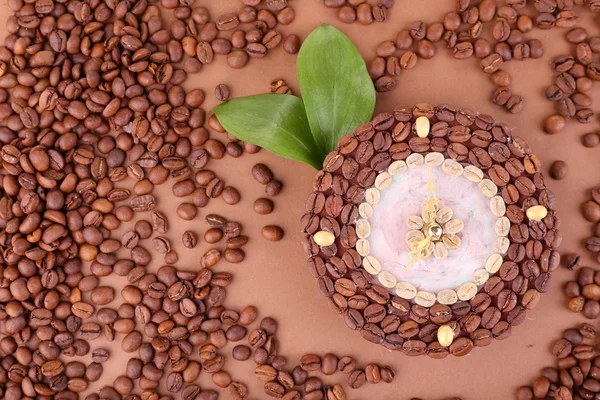 Jam yang indah dari biji kopi — Stok Foto