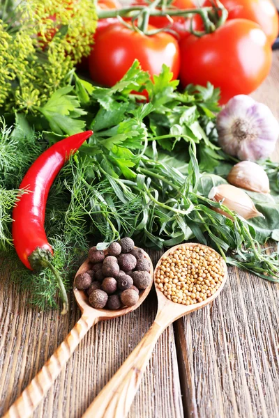 Fresh vegetables with herbs — Stock Photo, Image