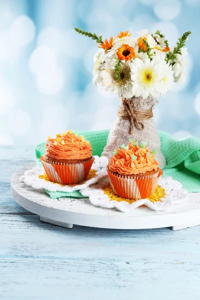 Tasty cupcake on table — Stock Photo, Image